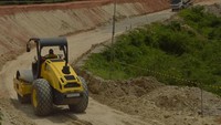 Bendungan Karian dibangun dengan anggaran Rp 1,07 triliun. Dikerjakan oleh Daelim Industrial Co, LTD dan PT Wijaya Karya (Persero) dan PT Waskita Karya (Persero). Pekerjaan pembangunan dipercepat dari yang tadinya selesai 2020 menjadi 2019.