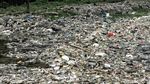 Sampah Plastik Ancam Laut Jakarta