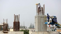 Proses pembangunan sejumlah proyek di kawasan Jakarta-Cikampek (Japek) tersebut akan dilakukan secara bergiliran. Menurut Menteri Perhubungan (Menhub) Budi Karya Sumadi, hal itu dilakukan untuk mengatasi kemacetan yang terjadi di sejumlah titik di kawasan Tol Japek.