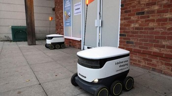 Supermarket Co-op menggandeng perusahaan Starship Tehnologies yang diketahui menciptakan robot self-driving tersebut.