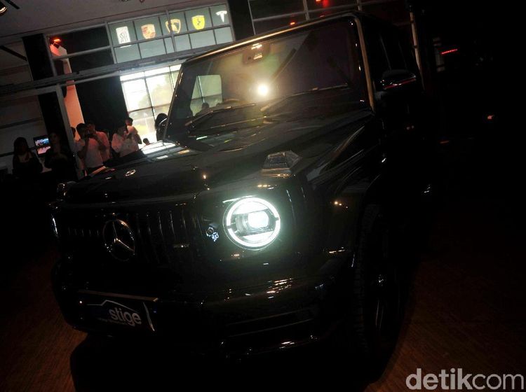 SUV Rp 7,2 Miliar Mercy Mengaspal di Jakarta