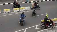 Tak jarang terjadi kecelakaan di daerah tersebut akibat aksi nekat para pengguna jalan yang nekat melawan arus.