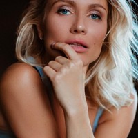  Ini Katya Gordon, mantan model Playboy yang berambisi untuk menjadi Presiden Rusia berikutnya dan mengalahkan Vladimir Putin. Namun sayangnya pada pemilihan umum Presiden tahun ini, Katya batal jadi kandidat, dan Putin pun berhasil jadi presiden Rusia untuk periode enam tahun mendatang. Foto: Instagram @katyagordon