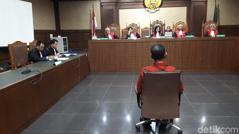 Saiful Perantara Suap Irwandi Yusuf Dipindah ke Lapas Banda Aceh Saiful Perantara Suap Irwandi Yusuf Dipindah ke Lapas Banda Aceh