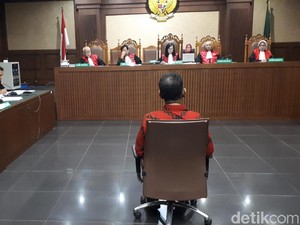 Teuku Saiful didakwa Perantara Suap Rp 1 M untuk Irwandi Yusuf