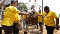 Hadir dari PT PELNI Direktur Usaha Angkutan Penumpang O.M Sodikin, dan PT PELINDO IV dihadiri oleh Dameanto Pangaribuan GM PT PELINDO IV Cabang Bitung mewakili Direksi. Kegiatan yang sama itu juga dihadiri oleh Pejabat dari Deputi bidang Infrastruktur Bisnis Kementerian BUMN. Foto: dok. Pelni