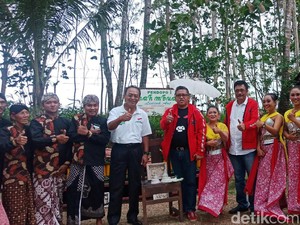 Datangi Desa Pemahat Borobudur, Hasto Ingat Visi Budaya Sukarno