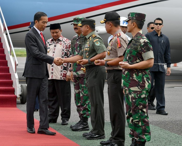 Jokowi Hadiri Apel Danrem-Dandim Terpusat di Bandung