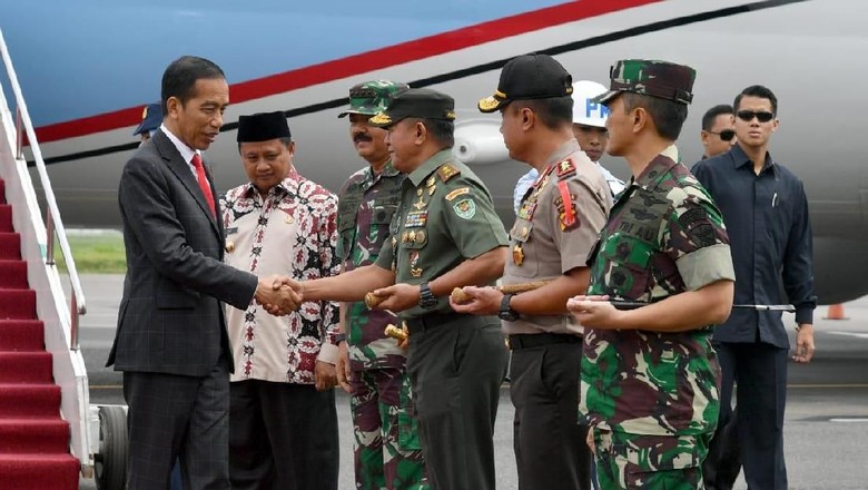 Jokowi Minta TNI Respons Perubahan Global Jokowi Minta TNI Respons Perubahan Global