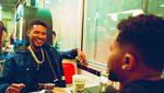Serunya Usher Saat Makan Malam Bersama Teman hingga Sarapan Sereal
