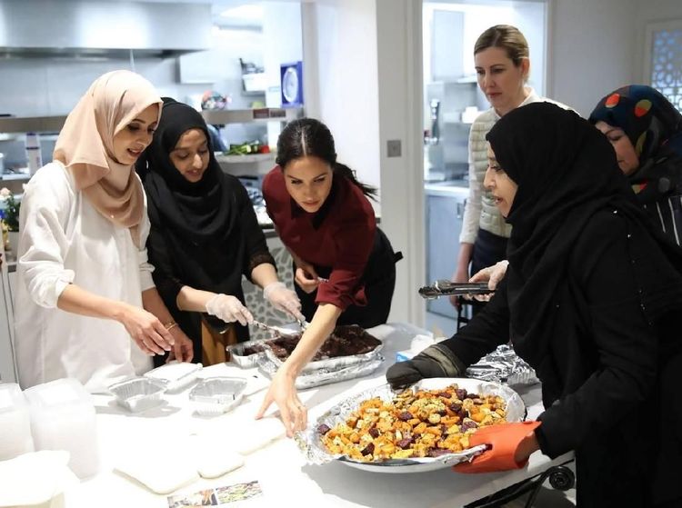Ini Keseruan Meghan Markle Saat Masak Bersama Komunitas Muslim di London