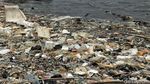 Sampah Plastik Ancam Laut Jakarta