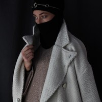 Koleksi cadar By A.Zar itu memang tak seperti cadar pada umumnya. Cadar dibuat fit di kepala, seperti masker pengendara motor di Indonesia. Foto: Instagram/by_a.zar