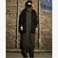 Busana yang diluncurkan juga terlihat modern. Potongan oversized coat, oversized dress dengan bahan tebal mendominasi koleksinya. Foto: Instagram/by_a.zar