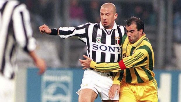 Gianluca Vialli mengantar Juventus menjadi juara Liga Champions.