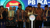 Dengan mengusung tema Satukan Negeri, Makmurkan Indonesia pengukuhan serta rakernas ini dinilai dapat mengatasi permasalahan-permasalahan yang sedang mengancam kesatuan Indonesia di tengah menuju tahun politik. 