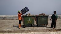 Mengikuti Pembersihan Sampah di 3 Pulau Wisata Kepulauan Seribu
