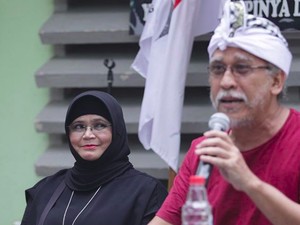 Ungkapan Cinta Iwan Fals pada Istri, Semanis Gubahannya
