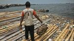 Sampah Plastik Ancam Laut Jakarta