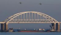 Rusia Tembaki & Sita 3 Kapal Ukraina yang Lintasi Laut Crimea