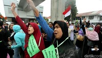 Unjuk rasa itu dilakukan untuk menuntut agar Menteri Agraria dan Tata Ruang atau Badan Pertanahan Nasional Sofyan Djalil melaksanakan keputusan Mahkamah Agung (MA) yang sudah incrach atau berketetapan hukum.