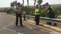 Polisi melakukan olah TKP di lokasi pada Senin (26/11). Sebelumnya, olah TKP juga sudah dilakukan pada Minggu (25/11) usai kejadian. 