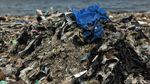 Sampah Plastik Ancam Laut Jakarta