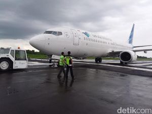 Garuda Turunkan Penumpang yang Bikin Ricuh di Pesawat