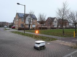 Canggih! Robot Ini Bisa Jadi Kurir Supermarket di Inggris