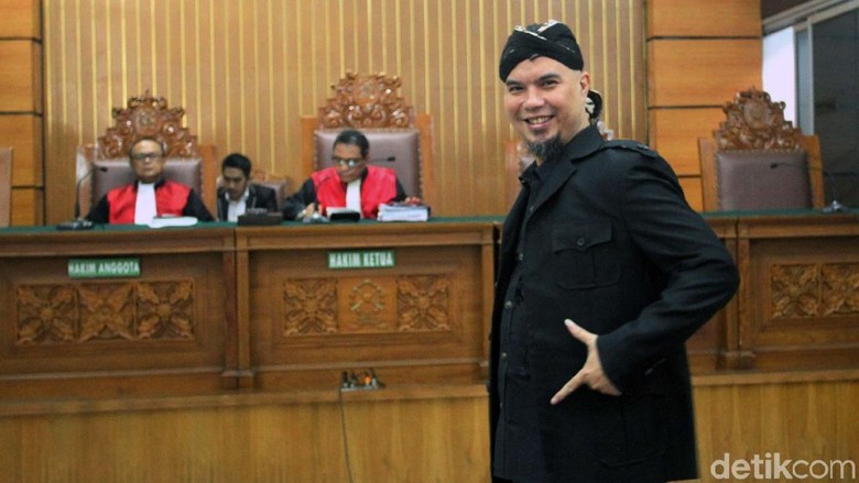Dhani Bandingkan Tuntutan 2 Tahun dan Vonis Ahok: Kayak Balas Dendam Dhani Bandingkan Tuntutan 2 Tahun dan Vonis Ahok: Kayak Balas Dendam
