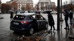 Foto: Mobil Hangus dan Sisa-sisa Demo BBM Ricuh di Paris