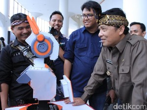 Hadir di SAFETIK, Robot Ini Diminta Juga Bisa Bahasa Sunda