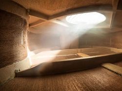 Apartemen? Bukan, Ini Foto Bagian Dalam Alat Musik