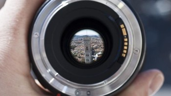Keindahan menara lonceng di kota Florence, Italia pun tak dilewatkan oleh Moore untuk diabadikan keindahannya. Istimewa/Boredpanda.