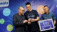 Aswata dan 9LIVES meluncurkan Mobile Apps yang menyediakan asuransi sesuai kebutuhan masyarakat mulai dari hanya IDR 5.000 sampai dengan maks RP 88.000 per orang per tahun. Pengajuan klaim tetap dapat dilakukan bila telah memiliki asuransi lain, termasuk BPJS. Seluruh proses pengajuan klaim dilakukan secara Online menggunakan mobile apps dengan jangka waktu pembayaran hanya dalam 5 hari kerja. Foto: dok. Aswata