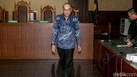 Kotjo disebut jaksa melanggar Pasal 5 ayat (1) huruf a Undang-Undang Nomor 31 Tahun 1999 sebagaimana diubah dalam UU Nomor 20 Tahun 2001 tentang Pemberantasan Tindak Pidana Korupsi jo Pasal 65 ayat 1 KUHP.