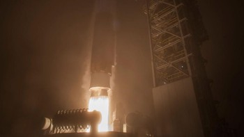 Wahana antariksa Insight, dengan roket United Launch Alliance (ULA) Atlas-V, diluncurkan dari Vandenberg Air Force Base, California, tepat pada tanggal 5 Mei 2018 waktu setempat. (Foto: Bill Ingalls/NASA via Getty Images)