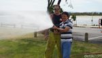 Foto: Beda Nih, Wisata Jadi Pemadam Kebakaran di Australia