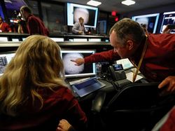 Pendaratan Robot InSight di Mars Disambut Sorak dan Tangis