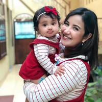 Andi Soraya juga termasuk artis yang menikah kembali di usia memasuki 40 tahun. Di usia tersebut, dia menikah untuk keempat kalinya dengan politisi  Andi Ali Gaffar pada 2016 lalu. Sebelumnya, Andi Soraya menikah dengan Ahmad Kurnia Wibawa, Steve Emmanuel, dan Rudi Sutopo.  Foto: Instagram