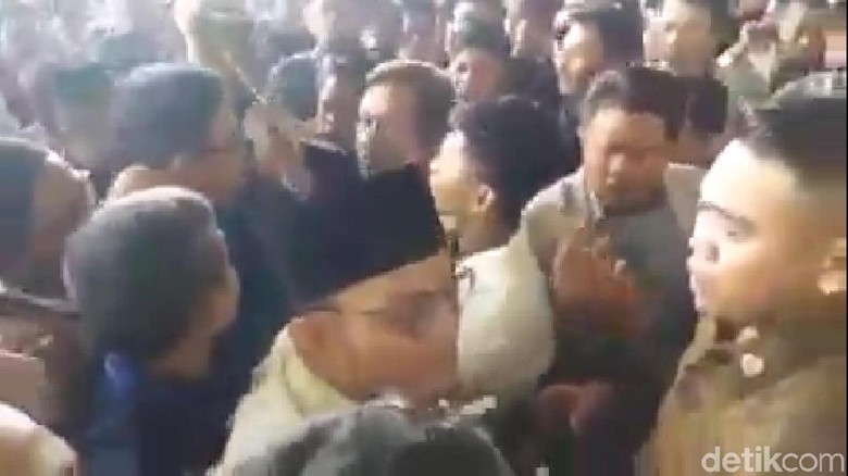 Viral Video Dahnil Dihadang Paspampres di Muktamar, Ini Faktanya Viral Video Dahnil Dihadang Paspampres di Muktamar, Ini Faktanya