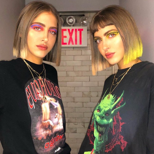 Kenalan dengan Sama Abu Khadra dan Haya Abu Khadra. Putri kembar konglomerat Rula Abu Khadra, pengusaha dan pendiri butik lifestyle The Art of Living di Riyadh, Arab Saudi. Foto: Instagram @simihaze