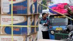 Aksi Berbahaya Bajaj Obesitas Meluncur di Jalanan Jakarta