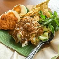 Yuk Jajan Nasi Pecel Komplet Yang Sehat Dan Murah Di Sini