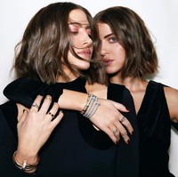 Pada 2011, kembar cantik ini pun pindah ke Los Angeles untuk kuliah di University of Southern California. Foto: Instagram @simihaze