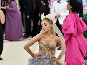 Thank U, Next Raup 46 Juta Views dalam 22 Jam, Ariana Kalahkan BTS