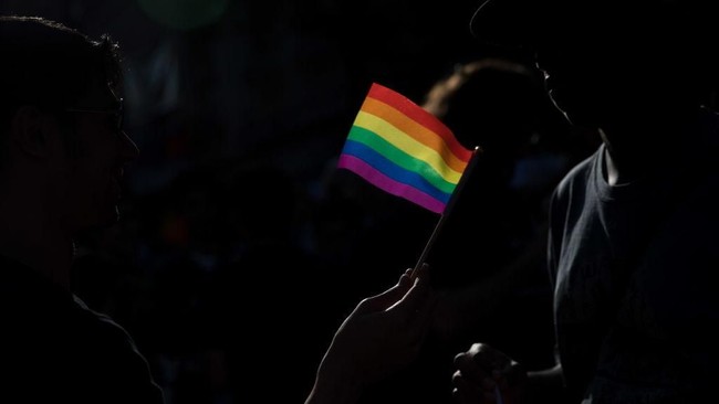 Asmara Pesinetron Pria Peras Pacar Sejenis Berujung Ancaman Penjara