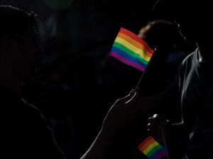 Siapa yang Memata-matai Komunitas LGBT Indonesia?