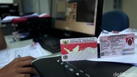 Dengan adanya Kartu Identitas Anak (KIA) untuk anak yang berusia 0 hingga sebelum usia 17 tahun diharapkan dapat memudahkan anak dalam mengurus berbagai dokumen kependudukannya.
