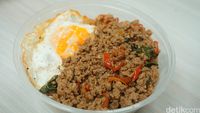 Kenyang dan Puas! Makan Nasi Plus Lidah Balado dan Salted Egg Chicken